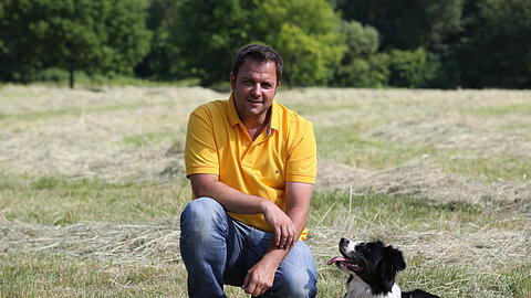 Martin Rütter hat sehr viel Erfahrung mit Hunden.