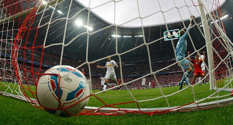 Drin war der Ball, aber der Kopfballtreffer wurde nicht anerkannt - wegen angeblichen Abseits.
