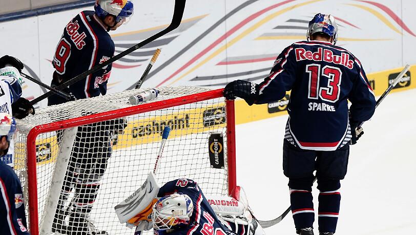 Heimpleite: Der EHC um Keeper Jochen Reimer verlor mit 5:6 nach Penaltyschießen gegen Schwenningen.