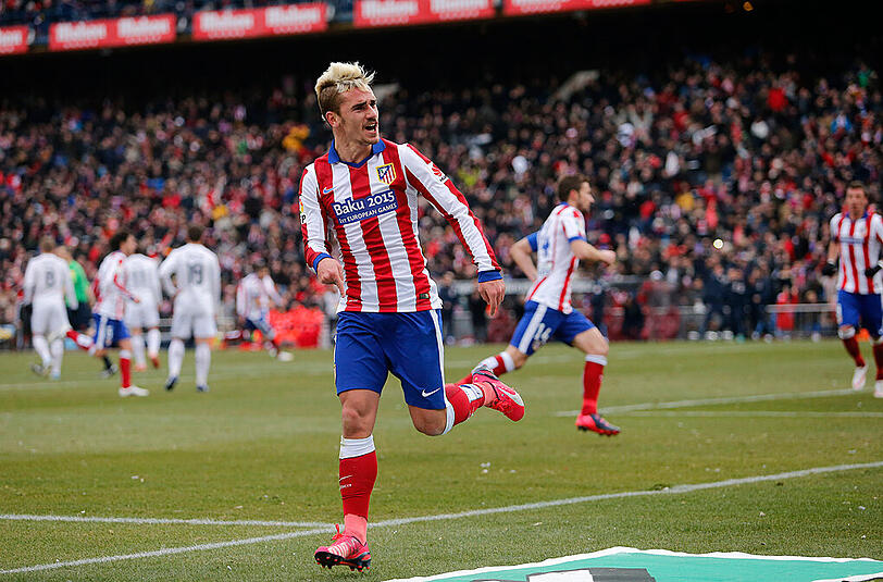 Antoine Griezmann (Atlético Madrid): «In Gedenken an die Opfer der Attacken. Ich danke Gott, dass es meine Schwester rechtzeitig aus dem Bataclan geschafft hat. Meine Gebete gelten den Opfern und ihren Familien.»