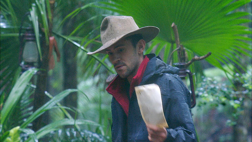 Matthias bekommt einen schriftlichen Heiratsantrag, die Kandidaten erhalten eine Strafe und Kattia zeigt in der Dschungelprüfung ihre Vorzüge. Die aktuellen Bilder aus dem Dschungelcamp.