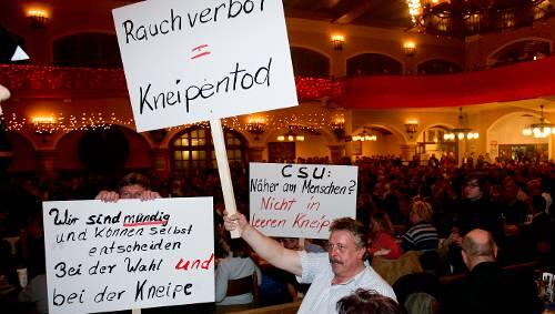 Protest gegen das totale Rauchverbot: Schon 2007 war der Löwenbräukeller rappelvoll. Protest gegen das totale Rauchverbot: Schon 2007 war der Löwenbräukeller rappelvoll.