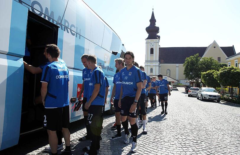 Die Löwen haben Quartier in Maria Taferl (Niederösterreich) bezogen. Bis 1. Juli bereitet sich der TSV 1860 dort auf die neue Saison vor. Die ersten Bilder vom Ort, dem Trainingsplatz, dem Quartier.