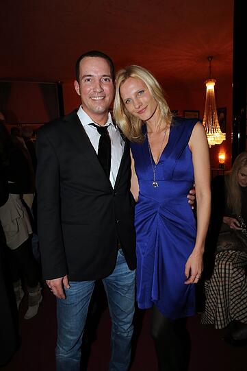 Natürlich darf auch die Freundin von Hauptdarsteller Christian Wolff, Model Kathrin Seitz, an so einem Abend nicht fehlen.