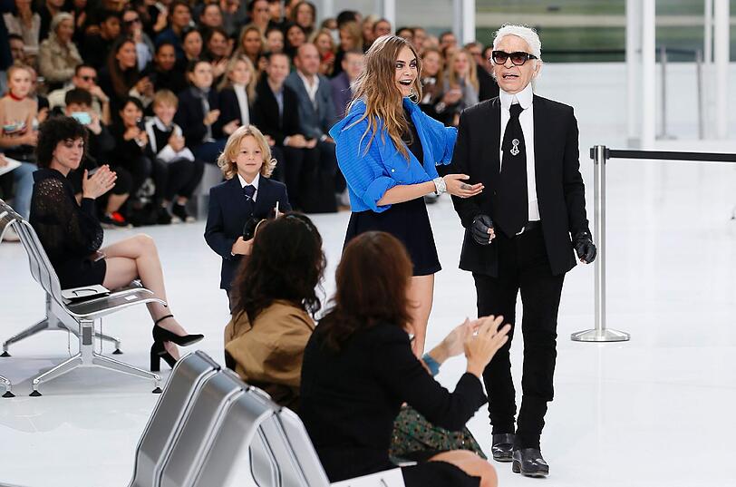Karl Lagerfeld mit Cara Delevingne