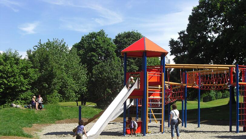 Hier spielen die Kinder aus dem Viertel. Hier spielen die Kinder aus dem Viertel.