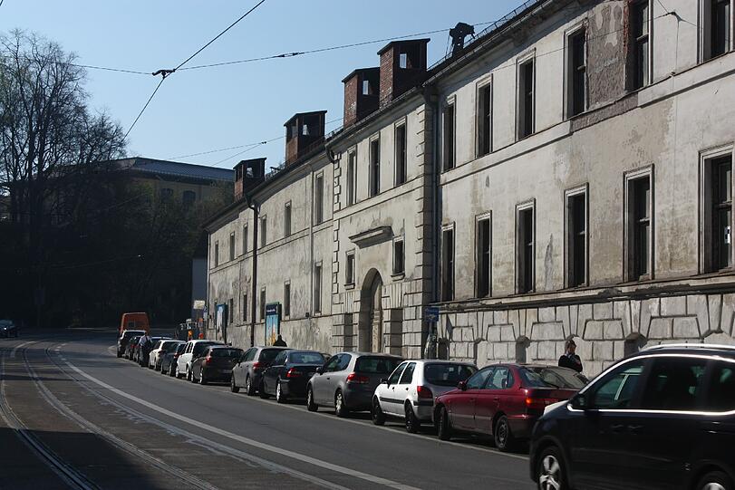 Das alte Zacherlbräu an der Ohlmüllerstraße in der Au wird teilweise abgerissen. Hier soll die neue Verwaltung von Paulaner in zwei Jahren einziehen. Die Bilder.