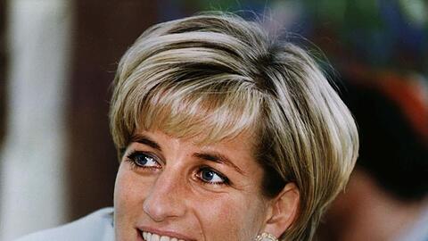 Prinzessin Diana lächelt. Die "Prinzessin der Herzen" wäre am 01.07.2021 60 Jahre alt geworden.