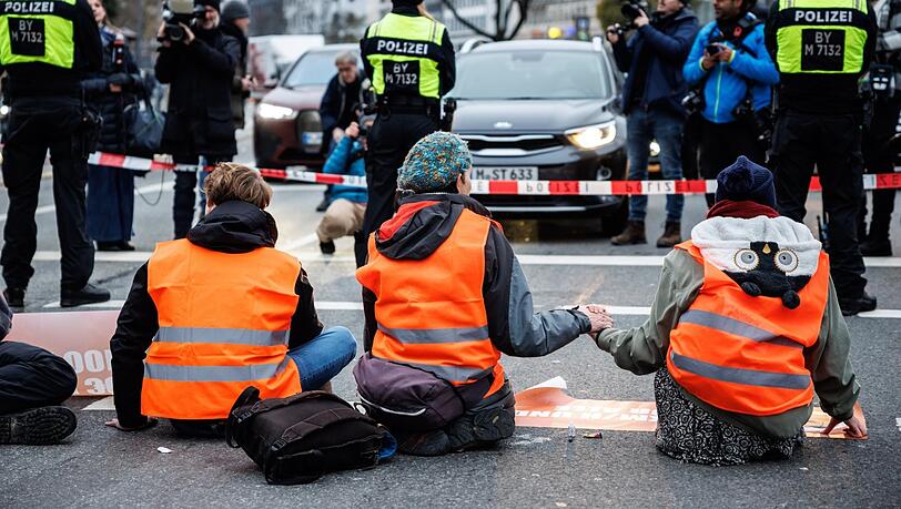 Klima-Kleber-st-ren-Verkehr-in-Sendling-diesmal-mit-Verst-rkung