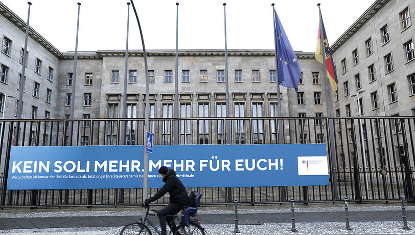 So sah der Protest 2021 vor dem Bundesfinanzministerium aus. Jetzt hat der Bundesfinanzhof eine Klage gegen den Soli abgewiesen.