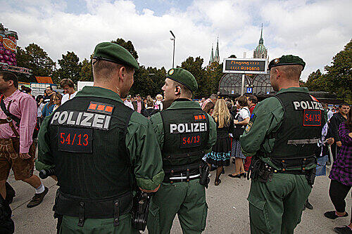 Die Polizei warnt vor sexuellen Übergriffen auf der Wiesn