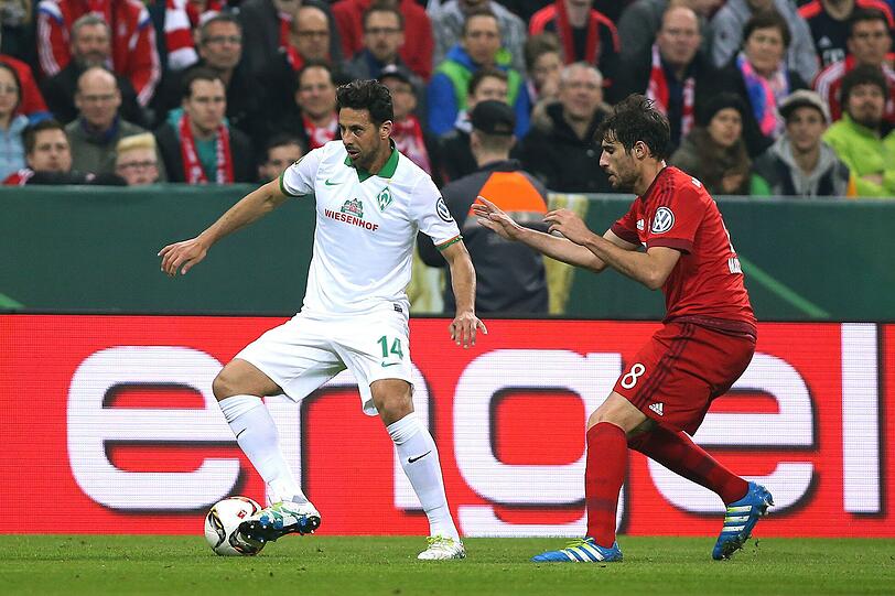 JAVI MARTÍNEZ: NOTE 2.
Zurück in der Startelf nach der Tribünen-Pause gegen Schalke. Räumte  
fast alle Defensiv-Kopfbälle ab, vor allem wenn Werder-Riese  
Vestergaard mit nach vorne ging. Zuverlässig.