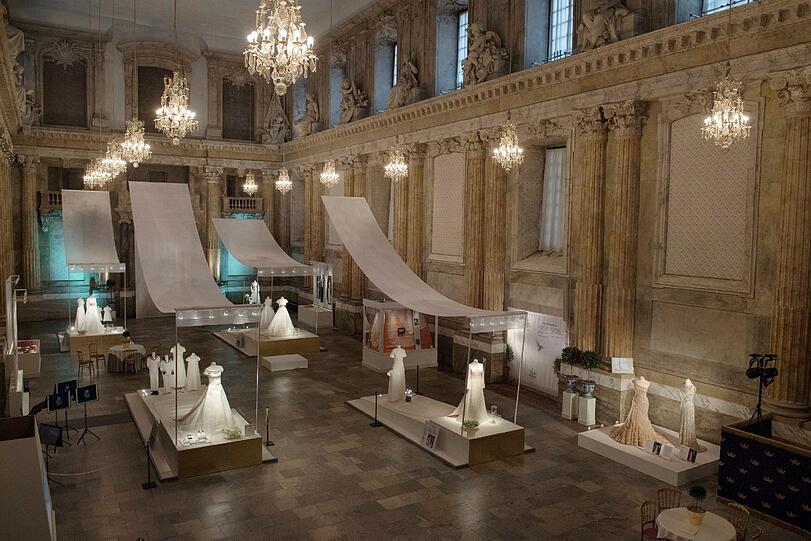 Was für ein traumhafter Anblick: Die Ausstellung der Brautkleider in Stockholm.