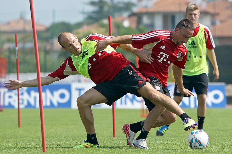 Bayern Training mit Spezial-Gast Uli Hoeneß: Die Bilder vom Gardasee