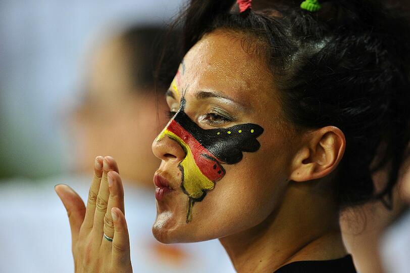 Euro 2012: Gegen Holland: So sexy und verrückt jubeln die Fans - Bilder - Abendzeitung München