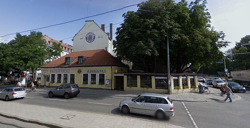 Der Biergarten an der Fraunhoferstraße. Der Nachfolgebau Glockenbach Suiten wurde so etwas wie das Symbol der Gentrifizierung im Viertel.
