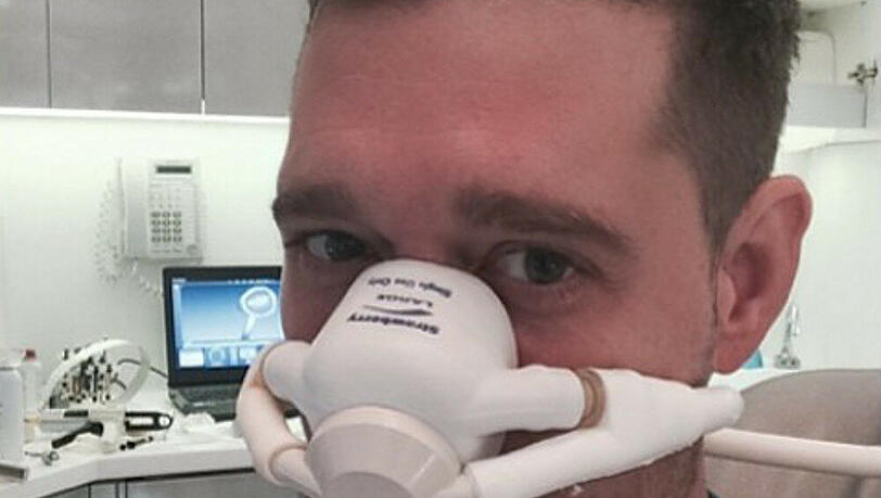Ganz tapfer: Michael Bublé beim Zahnarzt Ganz tapfer: Michael Bublé beim Zahnarzt