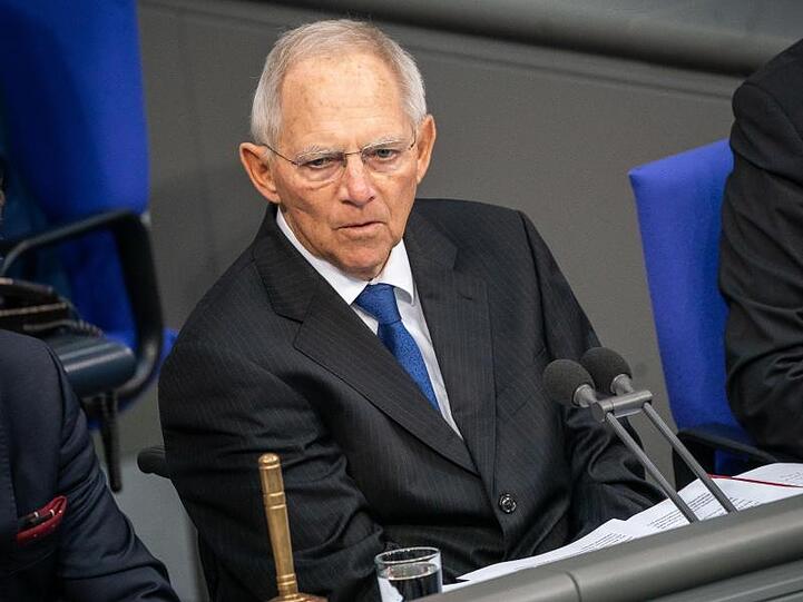 Schiedsrichter: Bundestagspräsident Wolfgang Schäuble ist für das Verhängen von Ordnungsrufen zuständig.