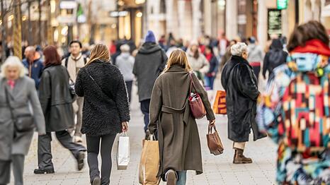 Viele L&auml;den in der M&uuml;nchner City haben am Freitagabend l&auml;nger ge&ouml;ffnet. (Archivbild)