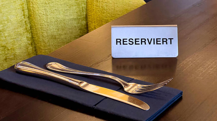 Der reservierte Tisch ist wieder einmal leer geblieben? In vielen Münchner Restaurants ist das ein Problem, und die Gastronomen suchen nach Lösungen in für die Branche schwierigen Zeiten.