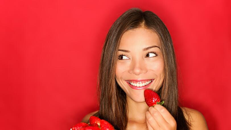 Über Lebensmittel Bescheid zu wissen ist besonders hilfreich, wenn Sie sich gesund ernähren und gleichzeitig auf Ihre Linie achten wollen. In unserer Galerie zeigen wir Ihnen die Spitzenreiter unter den kalorienarmen Nahrungsmitteln. Und nein, es handelt sich nicht nur um Obst- und Gemüsesorten ... Über Lebensmittel Bescheid zu wissen ist besonders hilfreich, wenn Sie sich gesund ernähren und gleichzeitig auf Ihre Linie achten wollen. In unserer Galerie zeigen wir Ihnen die Spitzenreiter unter den kalorienarmen Nahrungsmitteln. Und nein, es handelt sich nicht nur um Obst- und Gemüsesorten ...