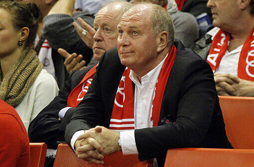 Präsident Uli Hoeneß - höchst unzufrieden.