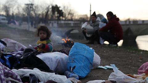 Wieder sind viele Kinder unter den Flüchtlingen.
