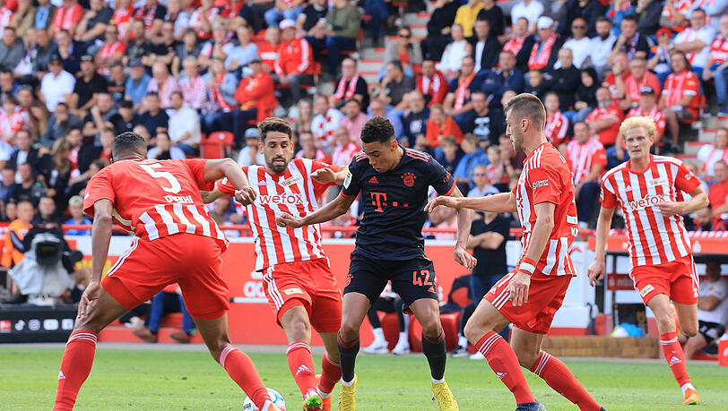 Muss sich gegen Rani Khedira behaupten: Bayern-Youngster Jamal Musiala.