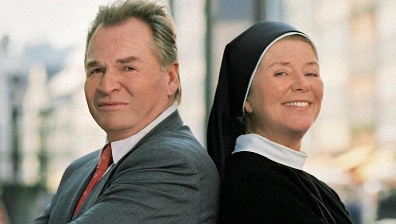 Jutta Speidel und Fritz Wepper sind die anfänglichen Gegenspieler in der Serie, die es bis 2020 auf 20 Staffeln schaffte. Jutta Speidel und Fritz Wepper sind die anfänglichen Gegenspieler in der Serie, die es bis 2020 auf 20 Staffeln schaffte.