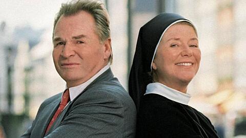 Jutta Speidel und Fritz Wepper sind die anf&auml;nglichen Gegenspieler in der Serie, die es bis 2020 auf 20 Staffeln schaffte.