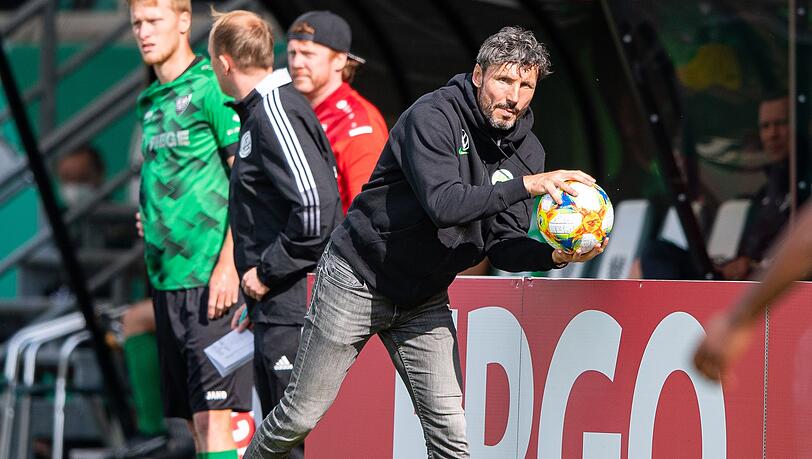 Van Bommels Wechselfehler kostete Wolfsburg die Pokalsaison. (Archivbild) Van Bommels Wechselfehler kostete Wolfsburg die Pokalsaison. (Archivbild)