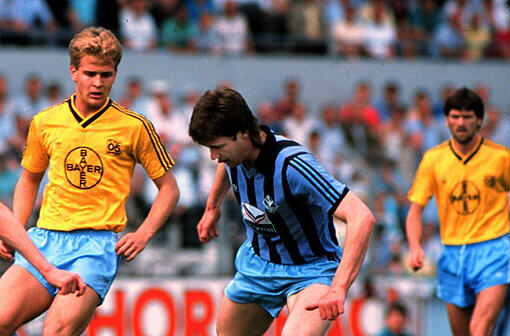1989/90: Uerdingens Bierhoff (l.) mit Funkel (r.).