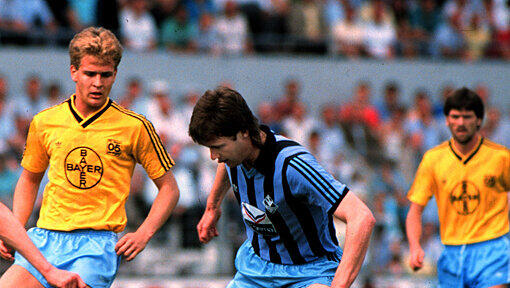 1989/90: Uerdingens Bierhoff (l.) mit Funkel (r.). 1989/90: Uerdingens Bierhoff (l.) mit Funkel (r.).