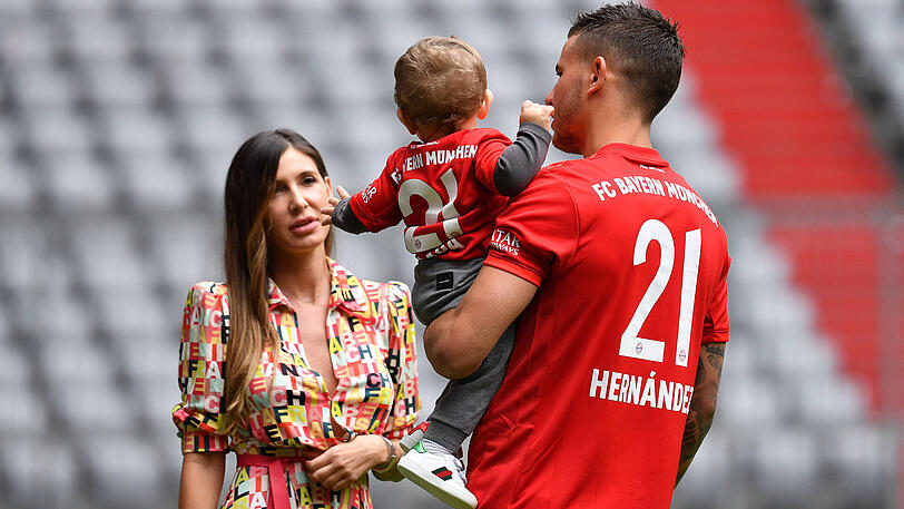 Bayerns Rekordtransfer Lucas Hernández heiratete im Juni 2018 Amelia Llorente. Im August 2018 kam Sohn Martin zur Welt.