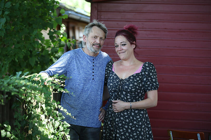 Frank Wick und Stephanie Friedrich haben sich schon gut eingelebt in ihrer Kleingarten-Gaststätte in "Land in Sonne".