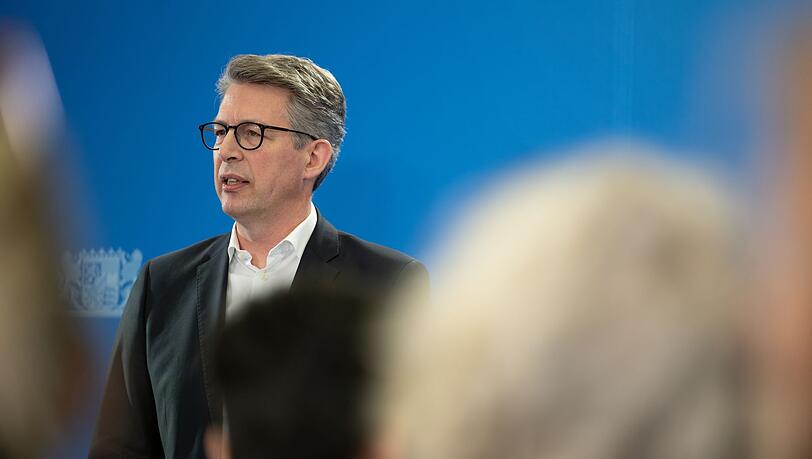 Bayern Kunstminister Markus Blume will mit der Rückgabe der Werke einen "Versuch der Wiedergutmachung in Richtung der Opfer" unternehmen. (Archivbild) Bayern Kunstminister Markus Blume will mit der Rückgabe der Werke einen "Versuch der Wiedergutmachung in Richtung der Opfer" unternehmen. (Archivbild)