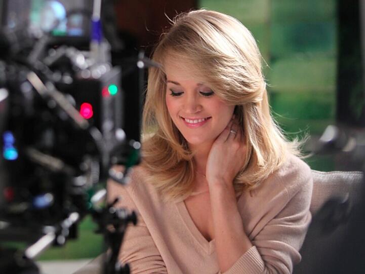 Die ersten Bilder vom Set mit Carrie Underwood