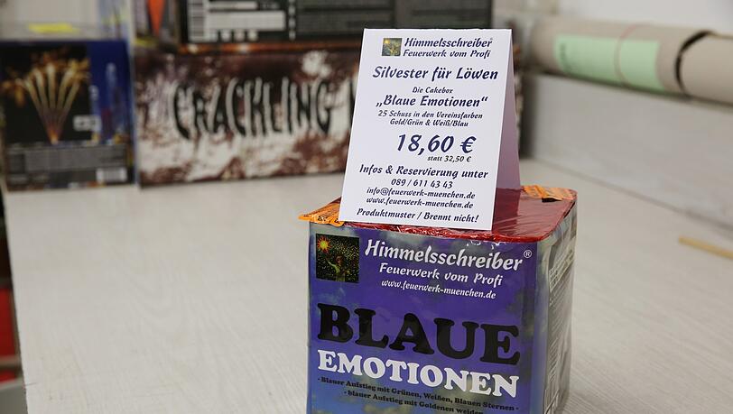 Blaue Emotionen - dieses Silvester-Gadget trifft bei Löwenfans direkt ins Herz - nicht wortwörtlich natürlich. Blaue Emotionen - dieses Silvester-Gadget trifft bei Löwenfans direkt ins Herz - nicht wortwörtlich natürlich.