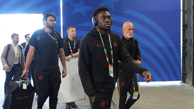 Alphonso Davies (M) fühlte sich nicht gut genug für das Achtelfinale. Alphonso Davies (M) fühlte sich nicht gut genug für das Achtelfinale.