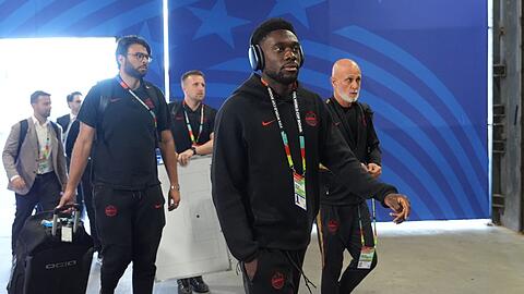 Alphonso Davies (M) f&uuml;hlte sich nicht gut genug f&uuml;r das Achtelfinale.
