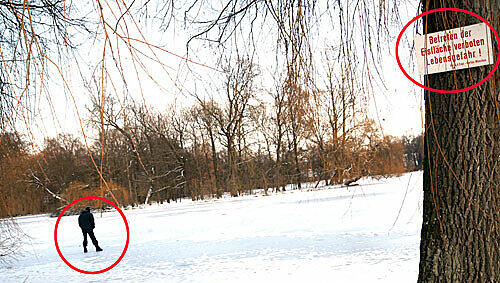 Viele Winterfans sind leichtsinnig. So auch am Seehaus im Englischen Garten: Dort weist zwar ein kleines Schild auf die Lebensgefahr hin – ein Besucher hat das entweder übersehen oder ist einfach nicht zu belehren Viele Winterfans sind leichtsinnig. So auch am Seehaus im Englischen Garten: Dort weist zwar ein kleines Schild auf die Lebensgefahr hin – ein Besucher hat das entweder übersehen oder ist einfach nicht zu belehren