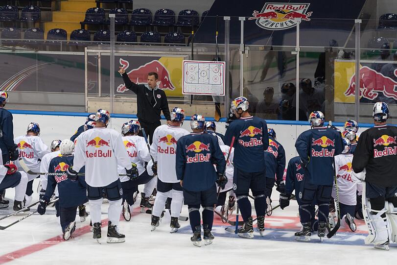 Der EHC ist am Freitag aufs Eis zurückgekehrt - die Bilder vom ersten Training.