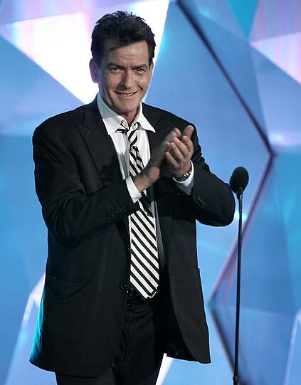 Aus seiner Show "Two and a Half Men" verbannt, aber immer noch auf der Bühne: Skandal-Schauspieler Charlie Sheen bei den MTV Movie Awards.