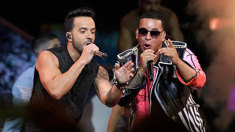 Die Sänger des weltweiten Sommerhits «Despacito», Luis Fonsi (l) und Daddy Yankee.
