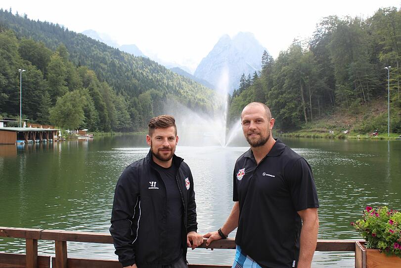Stanley-Cup-Sieger Dennis Seidenberg (r.) mit seinem Bruder Yannic, der beim EHC Red Bull München spielt.