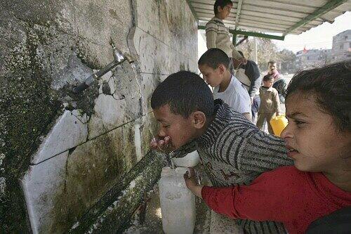 Die Haushalte haben kein Wasser mehr, weil die Pumpen nicht mehr laufen