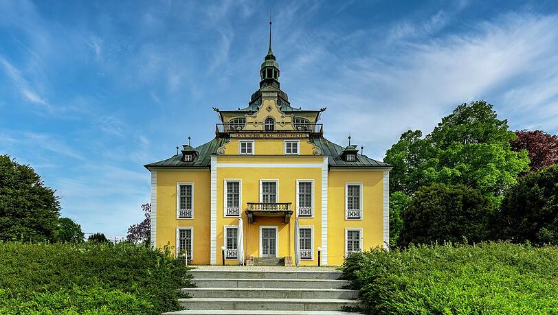 Die habsburgische Villa Toscana (1875) bildet zusammen mit dem Toscanapark ein bedeutendes Bau-Ensemble. Die habsburgische Villa Toscana (1875) bildet zusammen mit dem Toscanapark ein bedeutendes Bau-Ensemble.