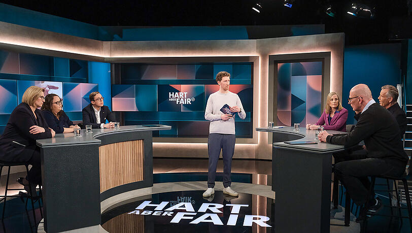 abgebildete Personen v.l.n.r. Anke Rehlinger (SPD, Ministerpräsidentin Saarland und stellv. Parteivorsitzende), Ricarda Lang (Bündnis 90/Die Grünen, Parteivorsitzende), Philipp Amthor (CDU, Bundestagsabgeordneter), Louis Klamroth, Marie-Christine Ostermann (Unternehmerin "Rullko Großeinkauf GmbH" und Präsidentin „Die Familienunternehmer“), Henry Maske (Box-Weltmeister, Gründer „Henry Maske Stiftung A place for kids“), Thomas Wasilewsk (Bürgergeld-Empfänger) abgebildete Personen v.l.n.r. Anke Rehlinger (SPD, Ministerpräsidentin Saarland und stellv. Parteivorsitzende), Ricarda Lang (Bündnis 90/Die Grünen, Parteivorsitzende), Philipp Amthor (CDU, Bundestagsabgeordneter), Louis Klamroth, Marie-Christine Ostermann (Unternehmerin "Rullko Großeinkauf GmbH" und Präsidentin „Die Familienunternehmer“), Henry Maske (Box-Weltmeister, Gründer „Henry Maske Stiftung A place for kids“), Thomas Wasilewsk (Bürgergeld-Empfänger)