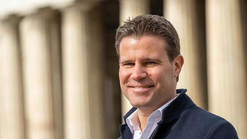 Rekordschiedsrichter Felix Brych freut sich auf sein Comeback.