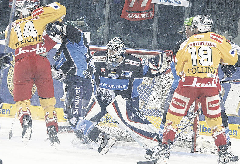Hatte beim Playoff-Auftakt alle Hände voll zu tun: Nürnbergs Top-Torhüter Dimitrij Kotschnew.